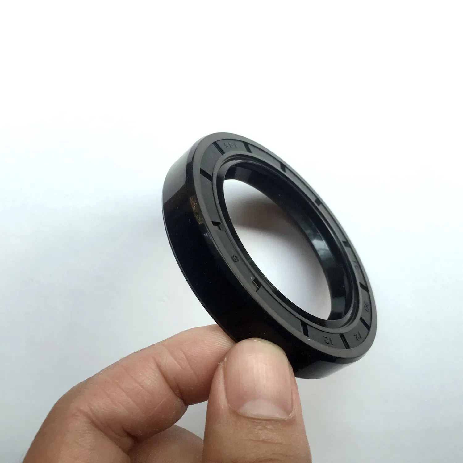 High-Precision Made in China, High-Quality Oil Seals, Oil and Water Resistant Rubber Oil Seals